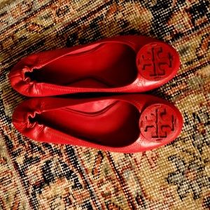 Tory Burch Reva Tonal Logo Flat in Tory Red